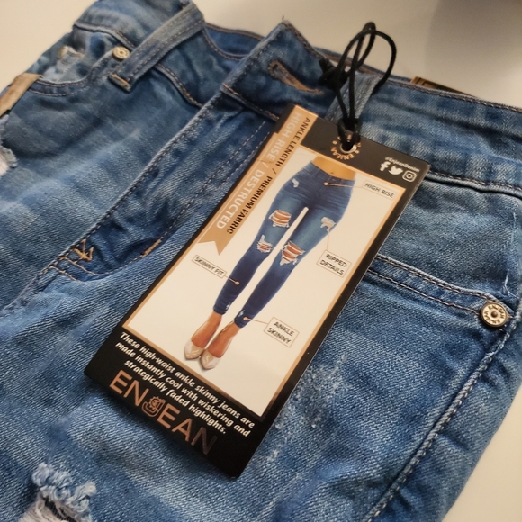 Junior Sculpting Stretch High-Rise Destructed Jeans - Picture 3 of 16